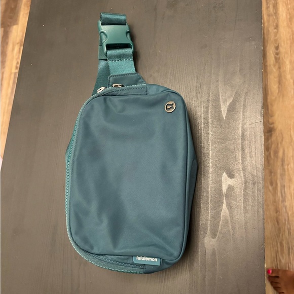 Lululemon sling bag - Picture 1 of 4